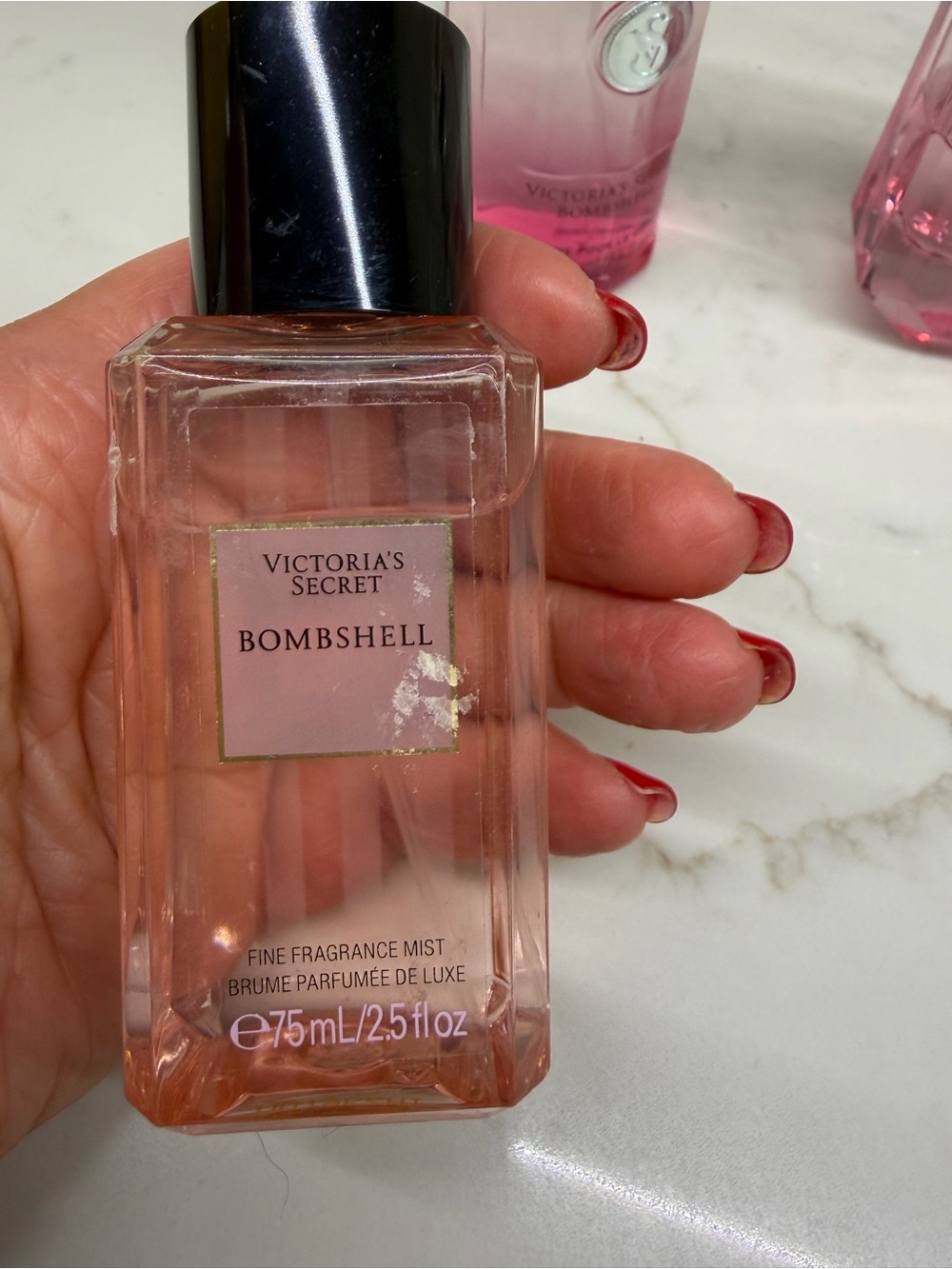 Victoria Secret Bombshell Eau de Parfum 1.7 oz and 2 mini mist 2.5 oz - Picture 3 of 5